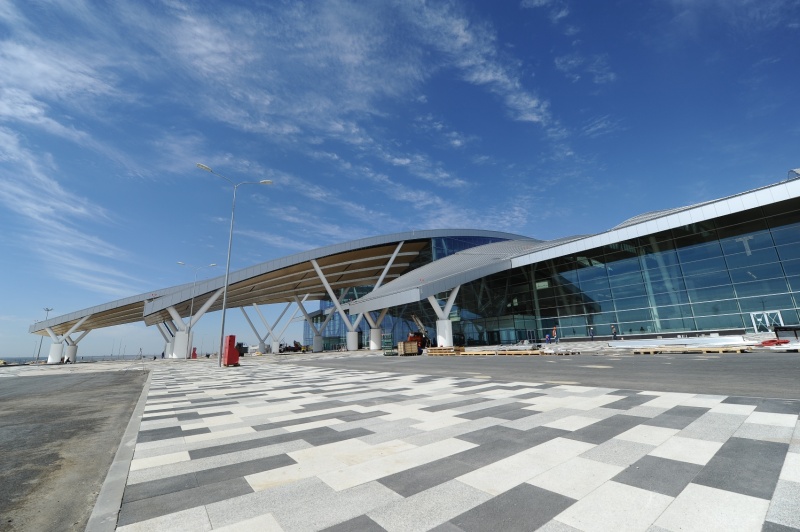 First airplanes landed at international Platov airport First airplanes landed at international Platov airport